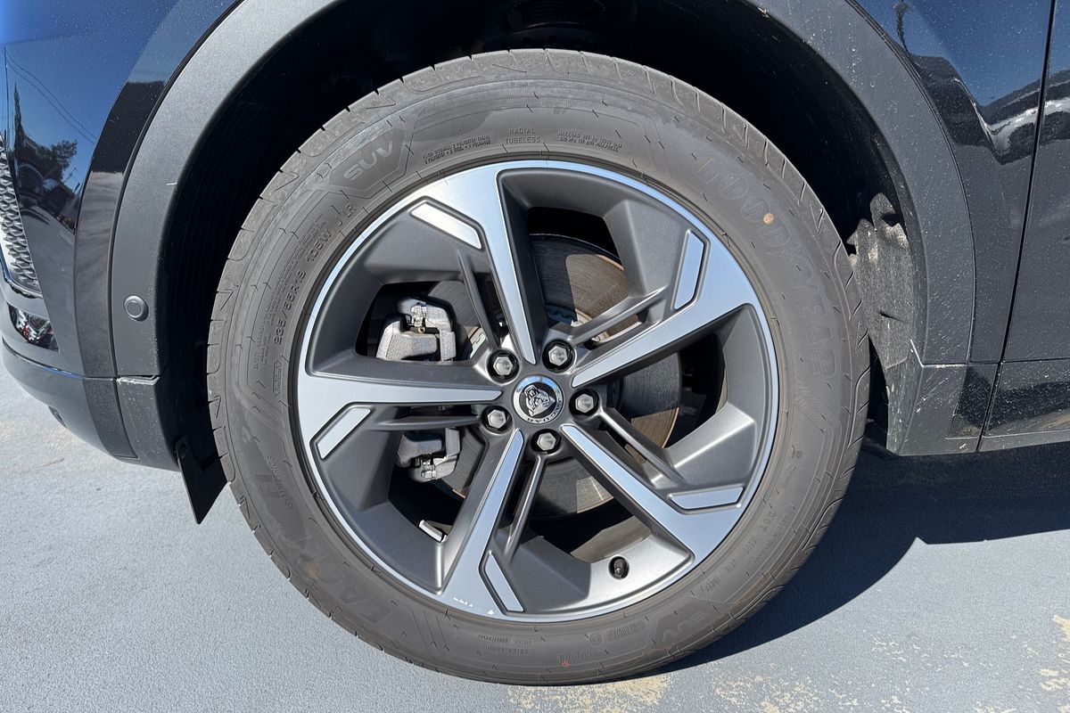 2024 Jaguar E-PACE P250 R-Dynamic SE X540