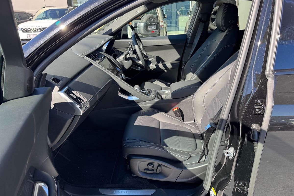 2024 Jaguar E-PACE P250 R-Dynamic SE X540