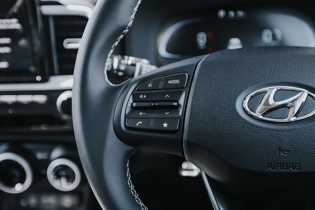 2024 Hyundai Venue Elite QX.V5