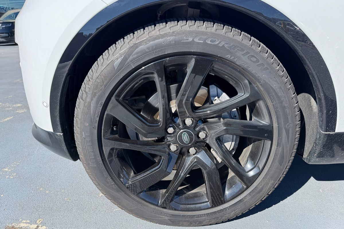 2024 Land Rover Discovery P360 Dynamic SE Series 5