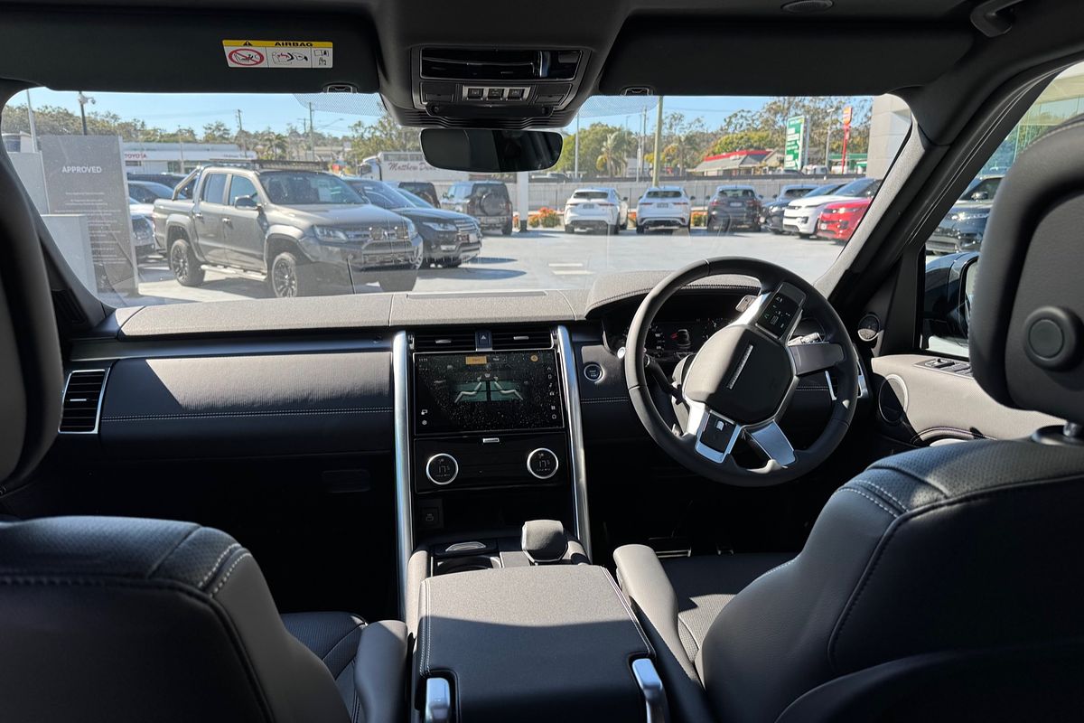 2024 Land Rover Discovery P360 Dynamic SE Series 5