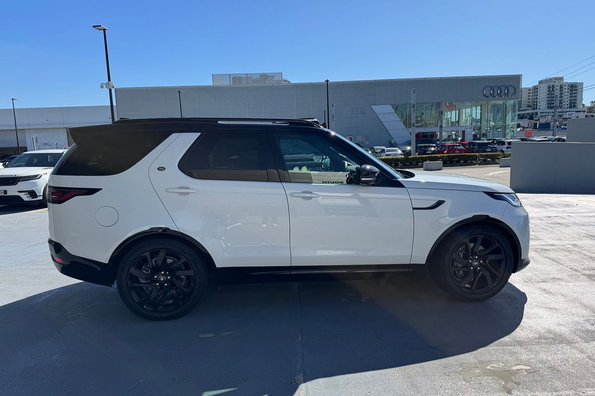 2024 Land Rover Discovery P360 Dynamic SE Series 5