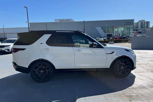 2024 Land Rover Discovery P360 Dynamic SE Series 5