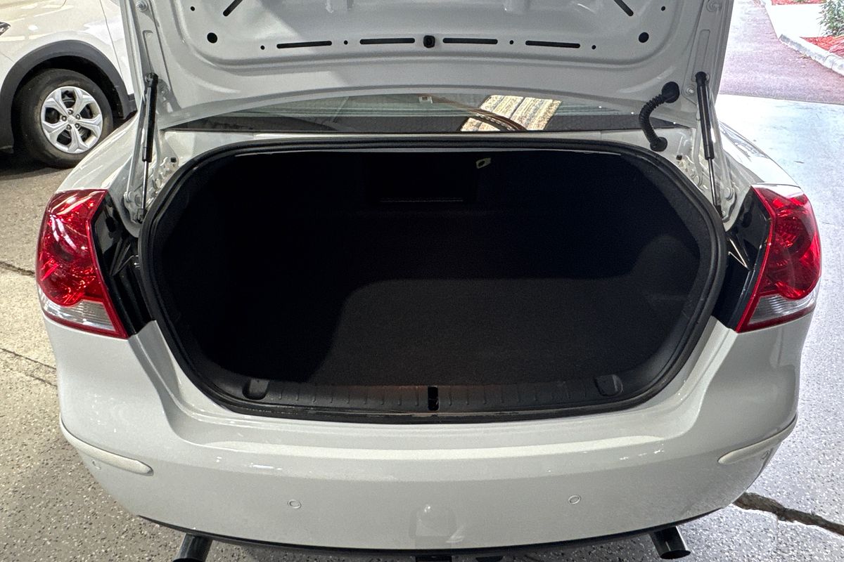 2010 Holden Commodore International VE