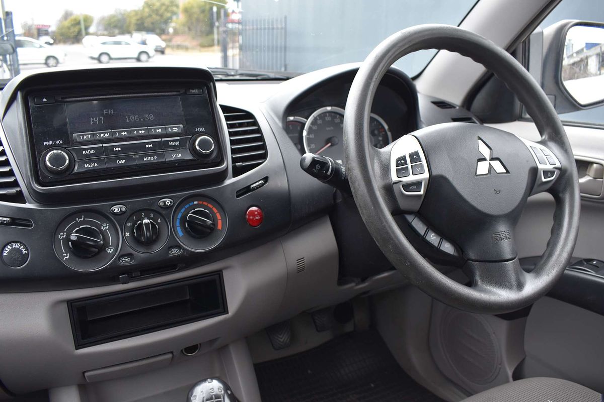 2014 Mitsubishi Triton GLX MN 4X4
