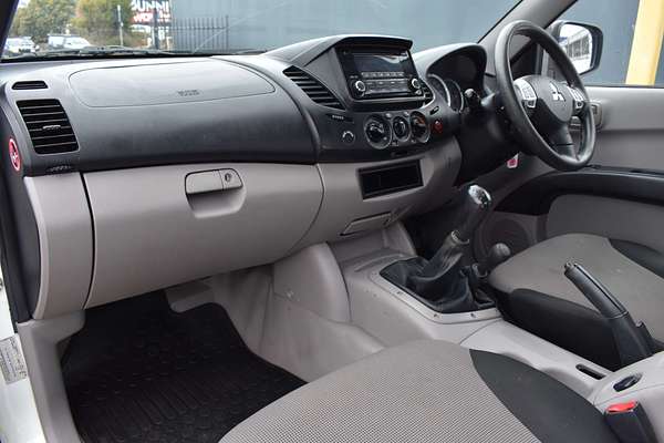 2014 Mitsubishi Triton GLX MN 4X4