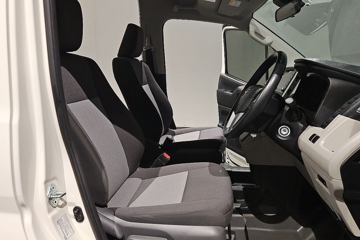 2019 Toyota Hiace Commuter GDH322R