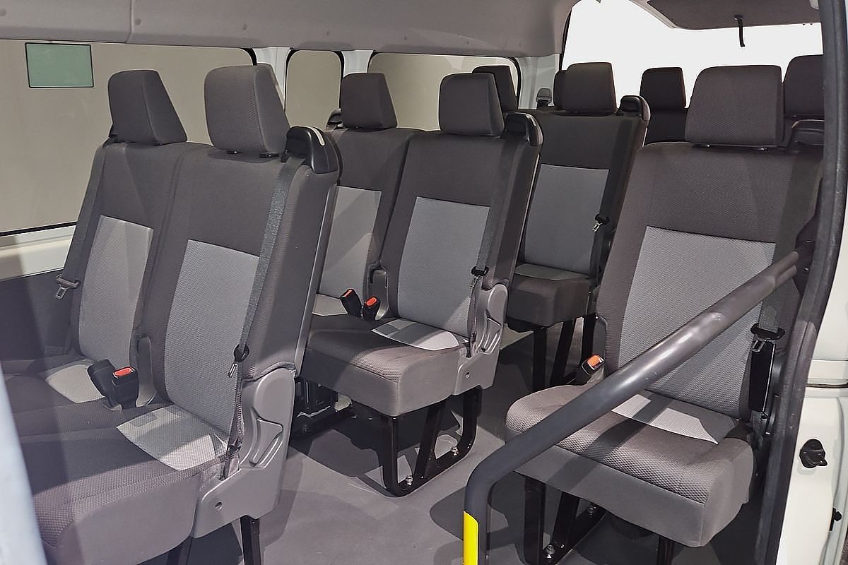 2019 Toyota Hiace Commuter GDH322R