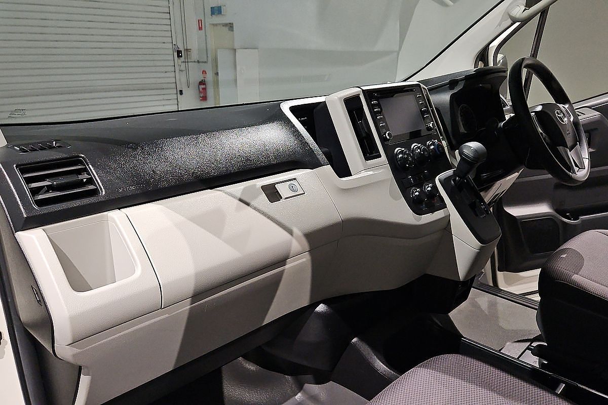 2019 Toyota Hiace Commuter GDH322R