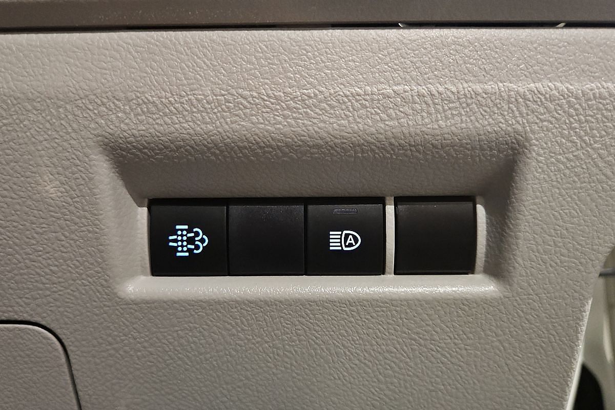 2019 Toyota Hiace Commuter GDH322R
