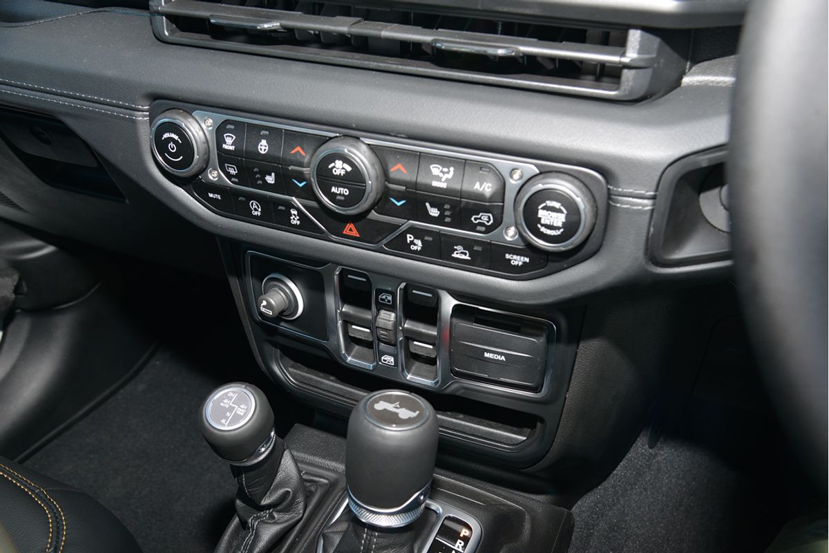 2024 Jeep Wrangler Unlimited Overland JL
