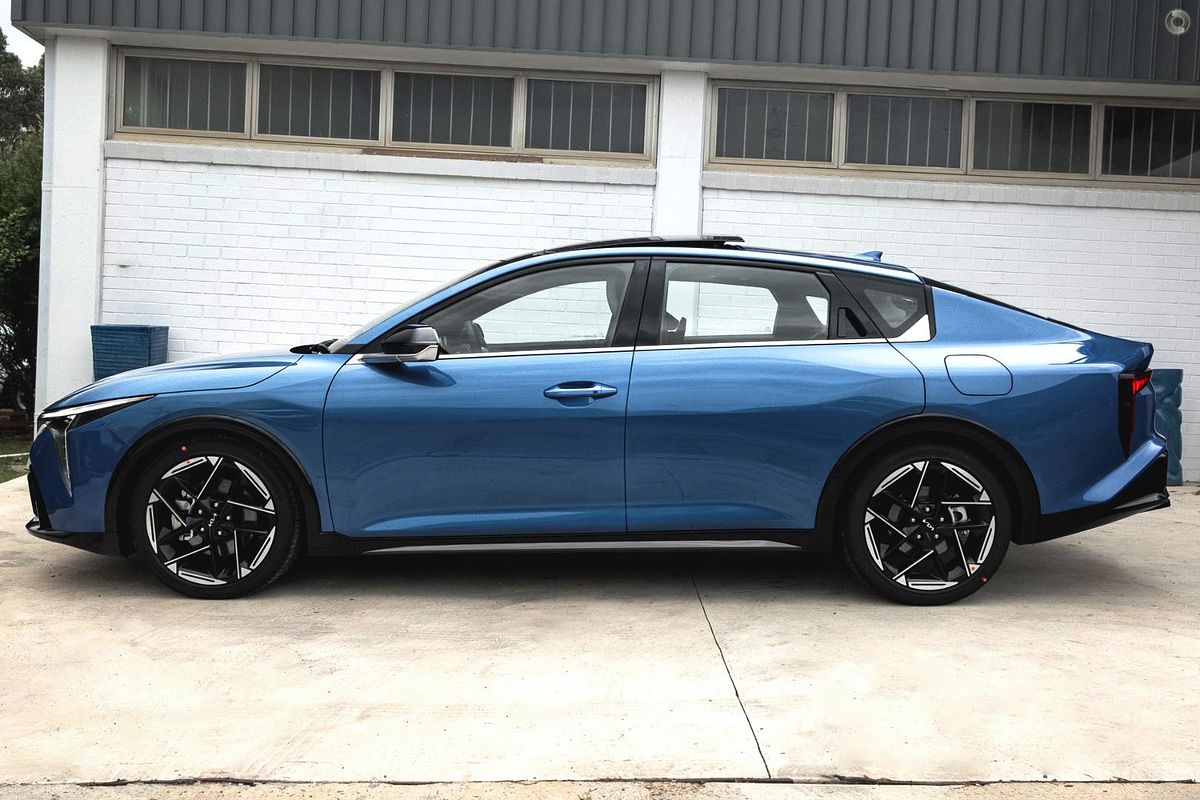 2025 Kia K4 GT-Line CL4m