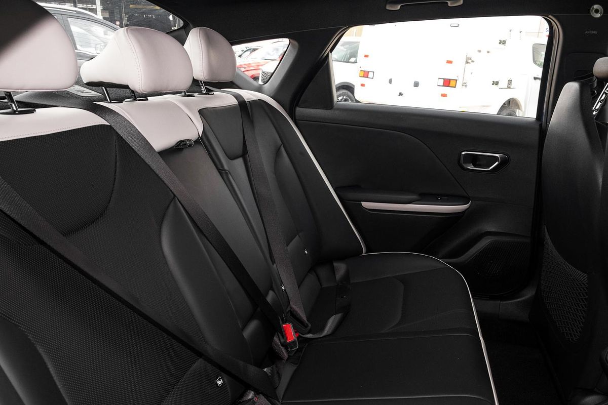 2025 Kia K4 GT-Line CL4m