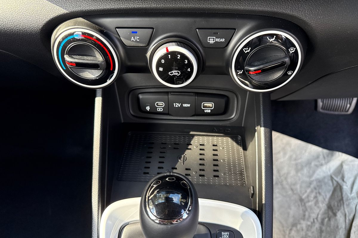 2025 Hyundai Venue Active QX.V5