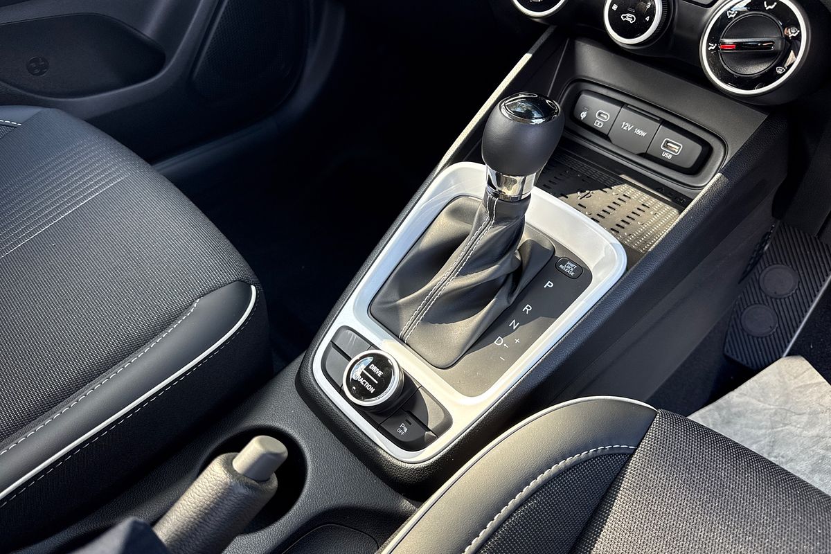 2025 Hyundai Venue Active QX.V5