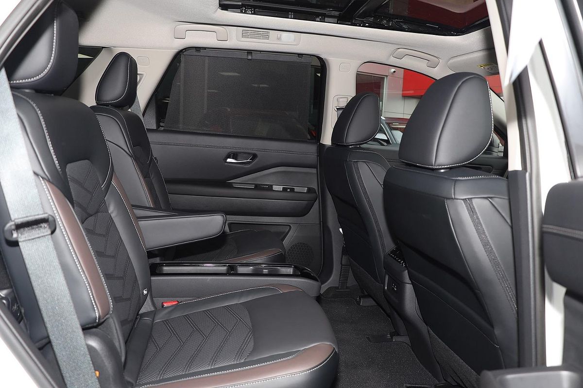 2023 Nissan Pathfinder Ti-L R53