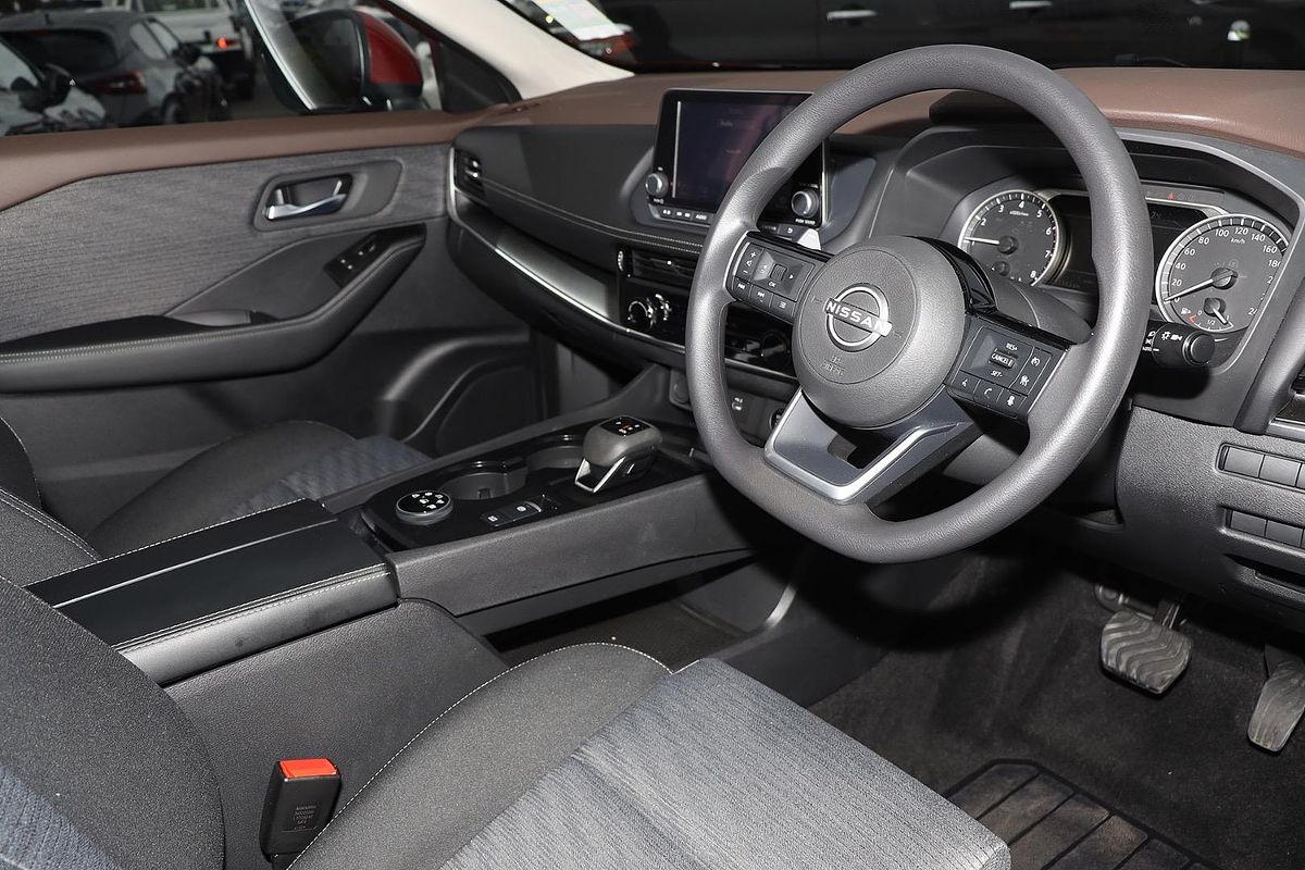 2024 Nissan X-TRAIL ST T33