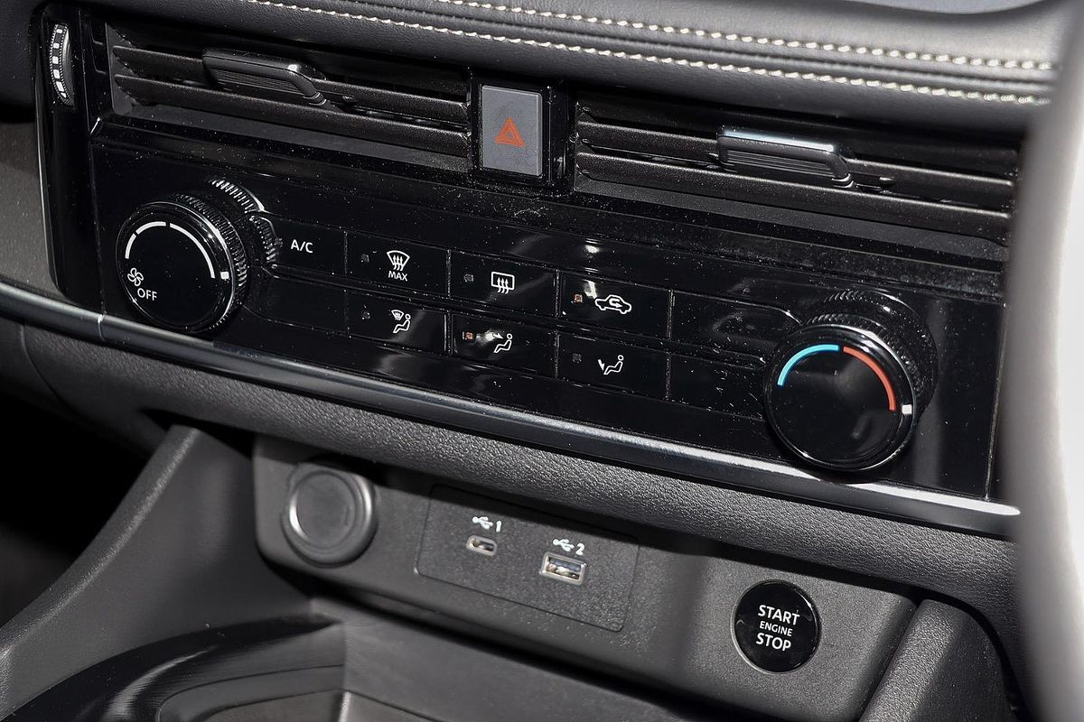 2024 Nissan X-TRAIL ST T33