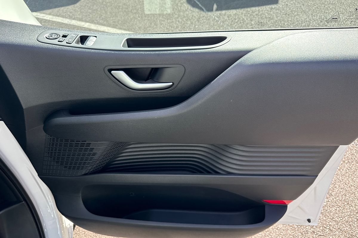 2025 Hyundai STARIA LOAD US4.V3