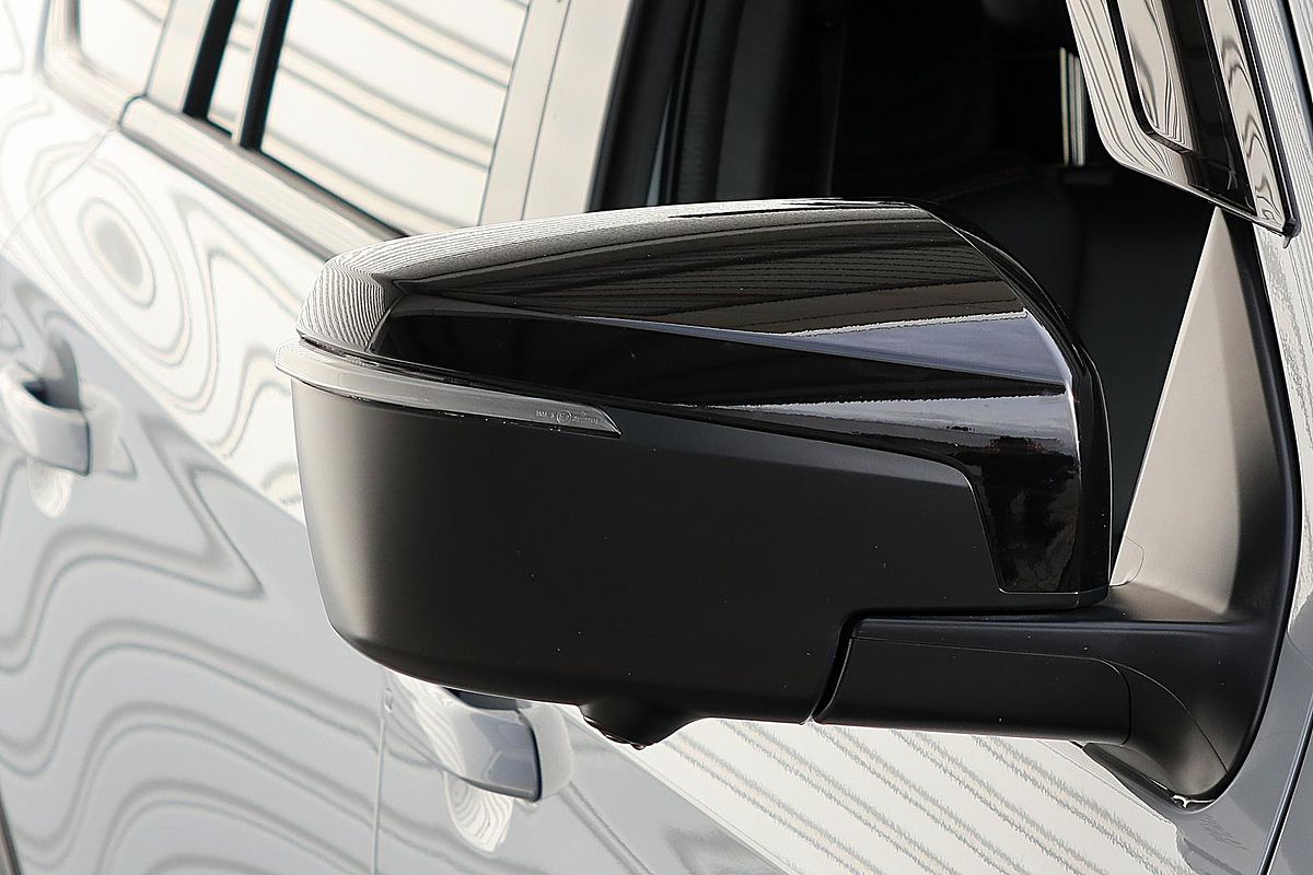 2025 Isuzu MU-X X-TERRAIN