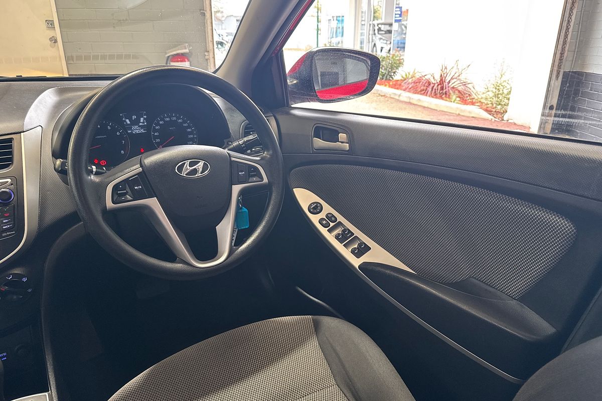2014 Hyundai Accent Active RB2