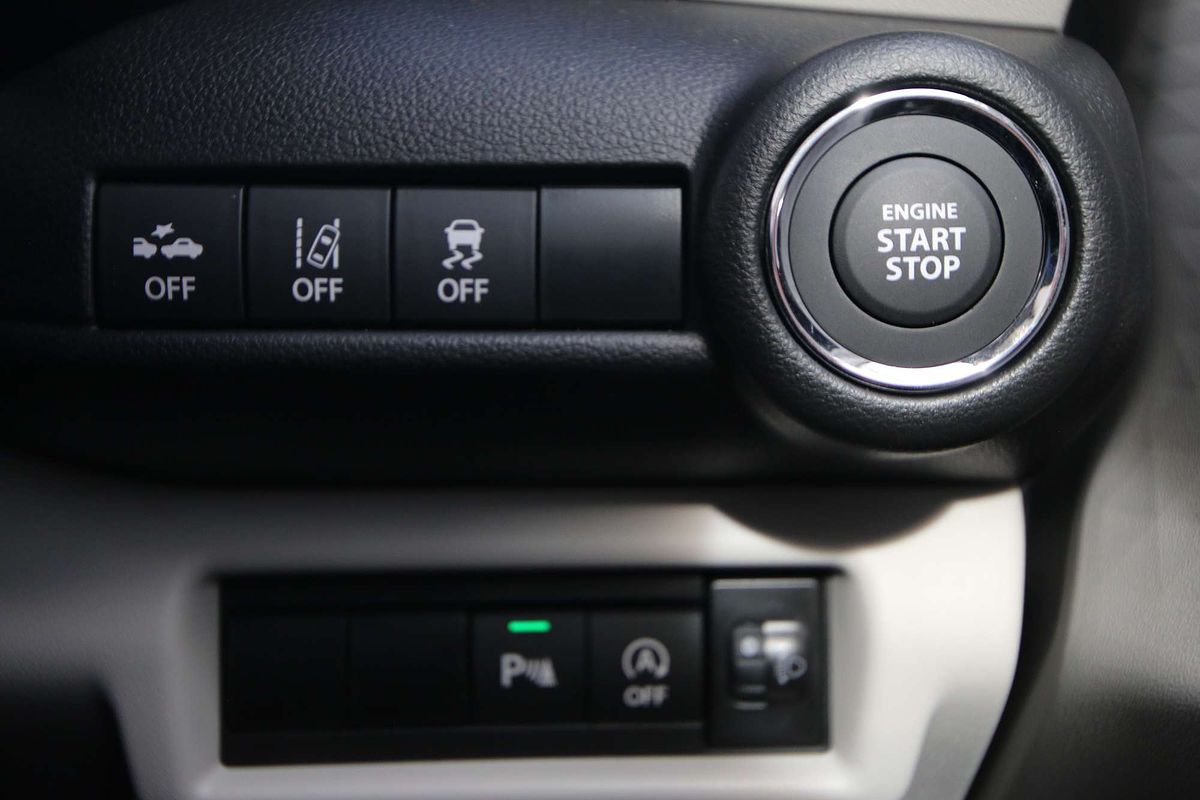 2024 Suzuki Swift Hybrid Plus UZ