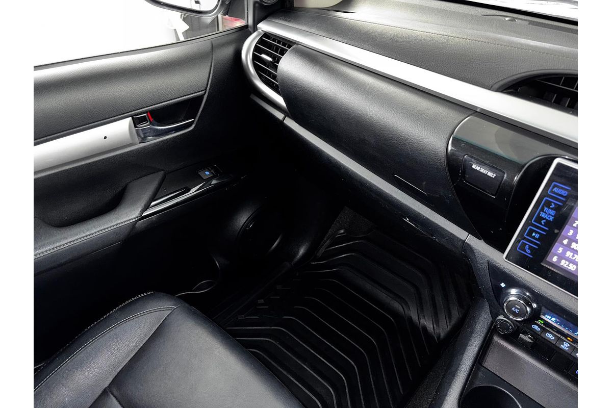 2016 Toyota Hilux SR5 GUN126R 4X4
