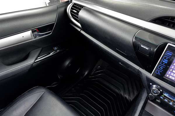 2016 Toyota Hilux SR5 GUN126R 4X4