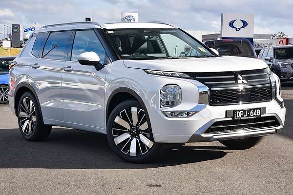 2025 Mitsubishi Outlander Exceed ZM