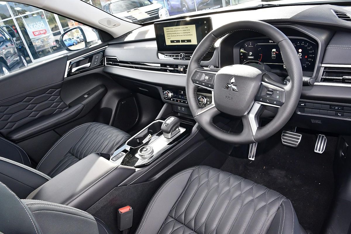 2025 Mitsubishi Outlander Exceed ZM