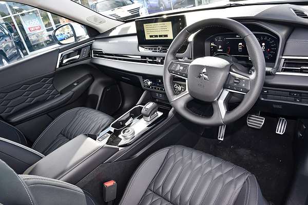 2025 Mitsubishi Outlander Exceed ZM