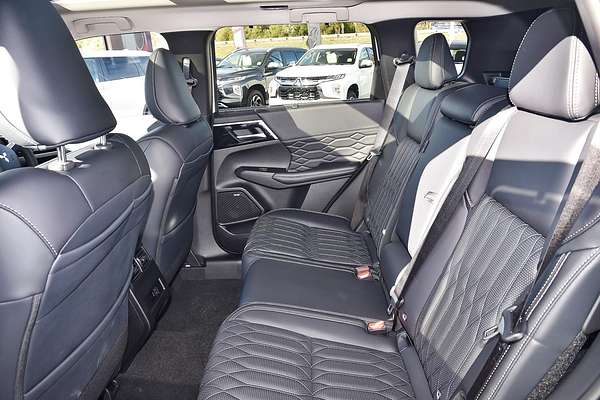 2025 Mitsubishi Outlander Exceed ZM