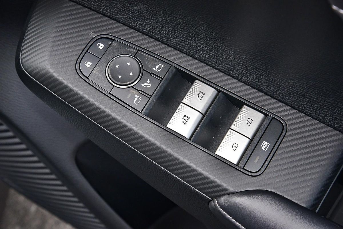 2025 Mitsubishi Outlander Exceed ZM