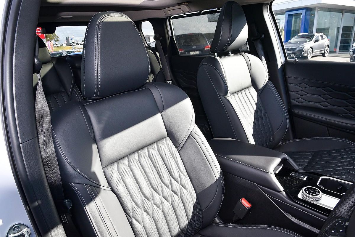 2025 Mitsubishi Outlander Exceed ZM