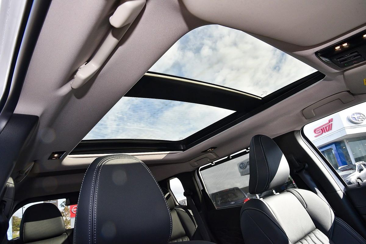 2025 Mitsubishi Outlander Exceed ZM