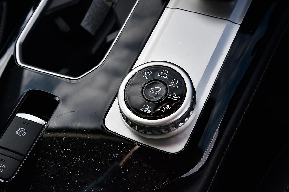 2025 Mitsubishi Outlander Exceed ZM