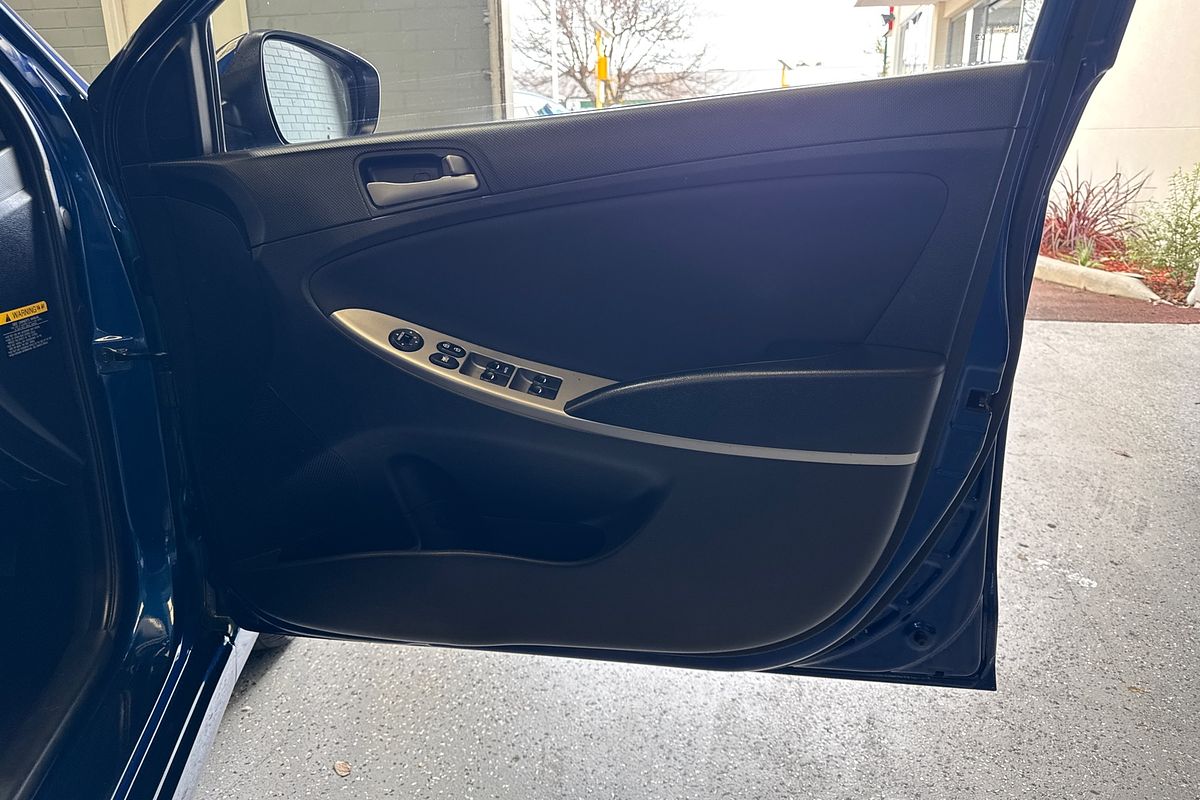 2016 Hyundai Accent Active RB4