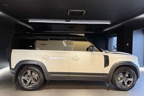 2021 Land Rover Defender 110 D300 HSE L663