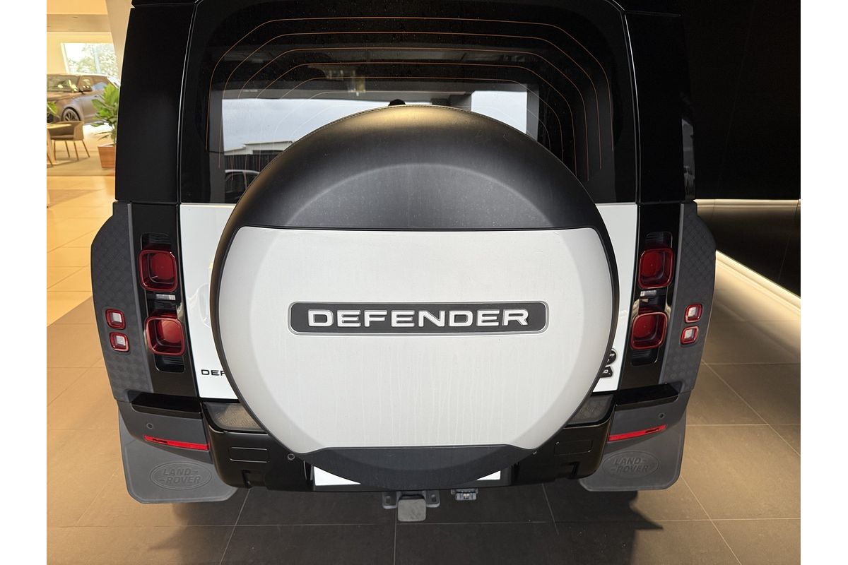 2021 Land Rover Defender 110 D300 HSE L663
