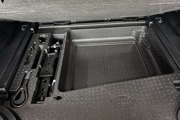 2021 Land Rover Defender 110 D300 HSE L663