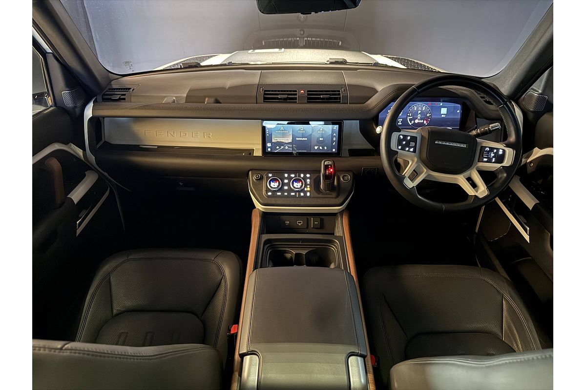2021 Land Rover Defender 110 D300 HSE L663