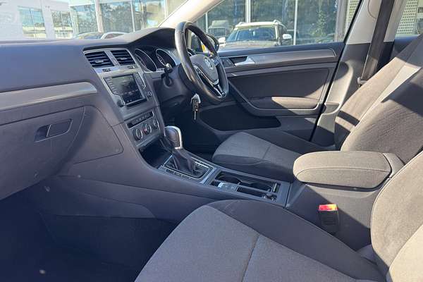 2016 Volkswagen Golf 92TSI Trendline 7