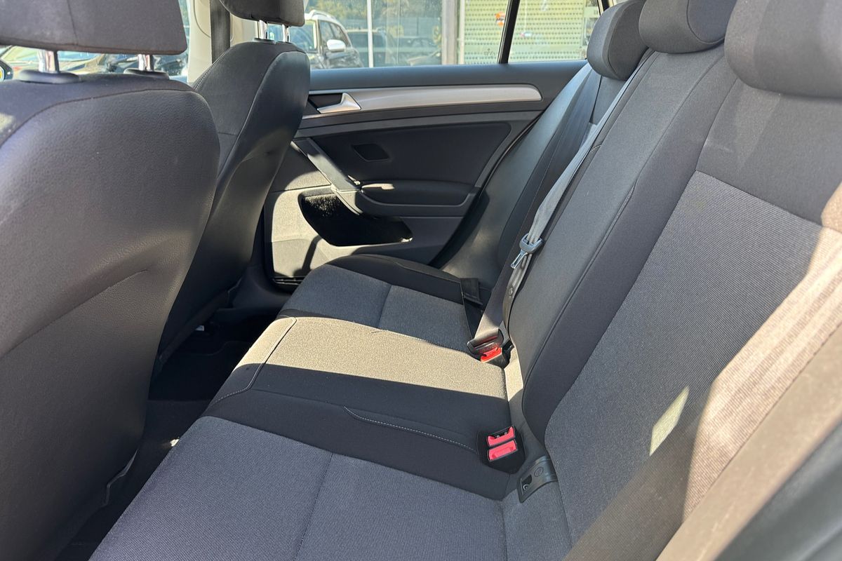 2016 Volkswagen Golf 92TSI Trendline 7