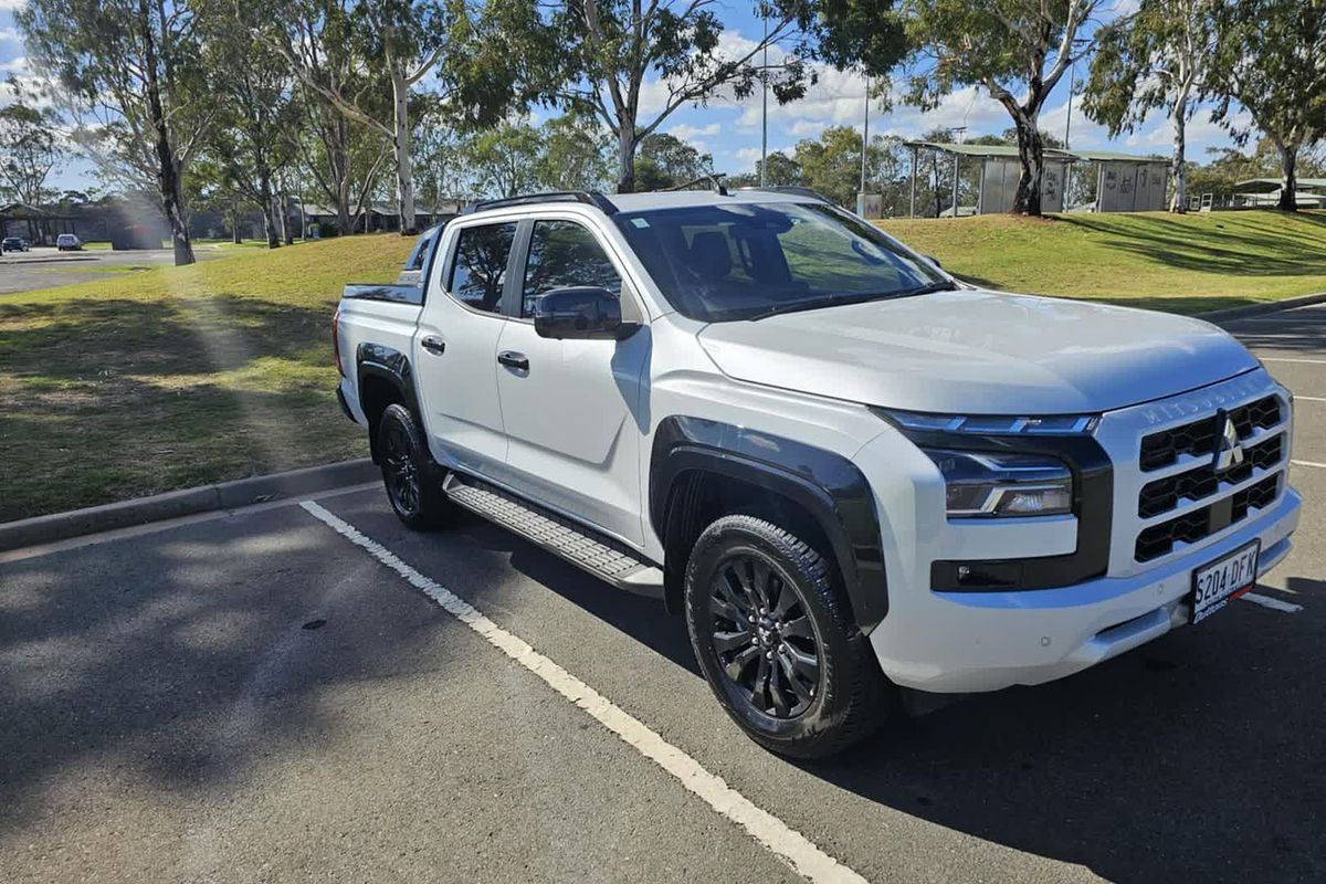 2024 Mitsubishi Triton GSR MV 4X4