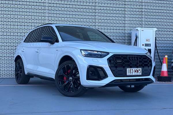 2023 Audi Q5 55 TFSI e S line FY