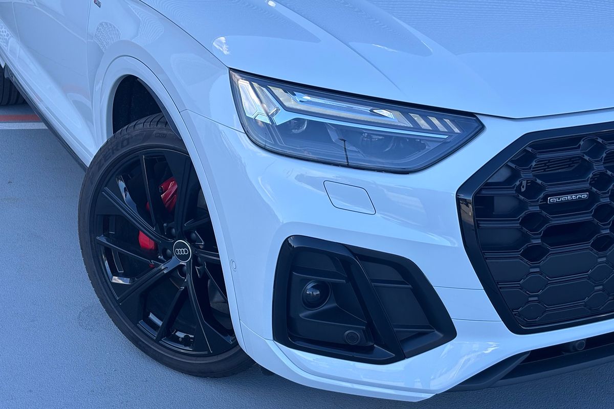 2023 Audi Q5 55 TFSI e S line FY