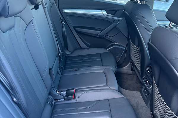 2023 Audi Q5 55 TFSI e S line FY