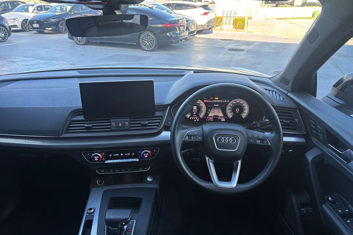 2023 Audi Q5 55 TFSI e S line FY