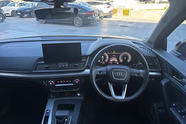 2023 Audi Q5 55 TFSI e S line FY