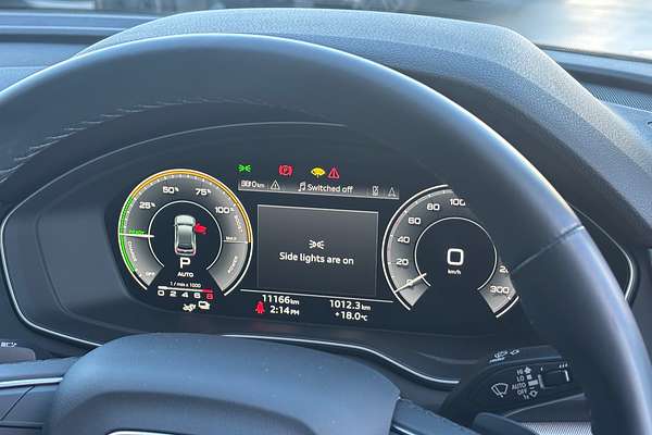 2023 Audi Q5 55 TFSI e S line FY